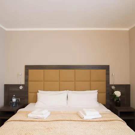 Отель Delta Am Potsdamer Platz 3*