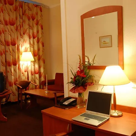 Delta Am Potsdamer Platz Hotell 3*