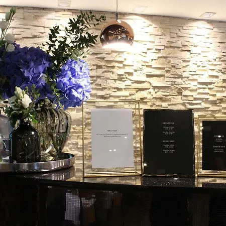 Delta Am Potsdamer Platz Hotell 3*
