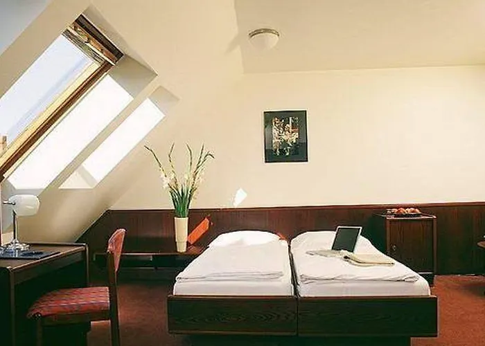 Delta Am Potsdamer Platz 3*