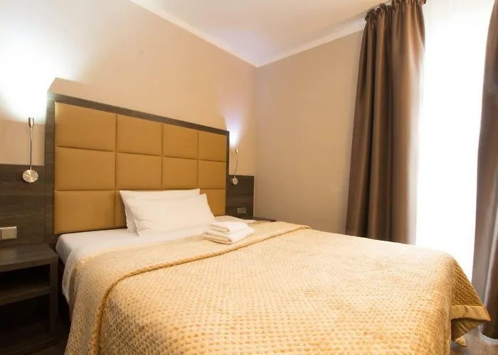 Delta Am Potsdamer Platz 3*