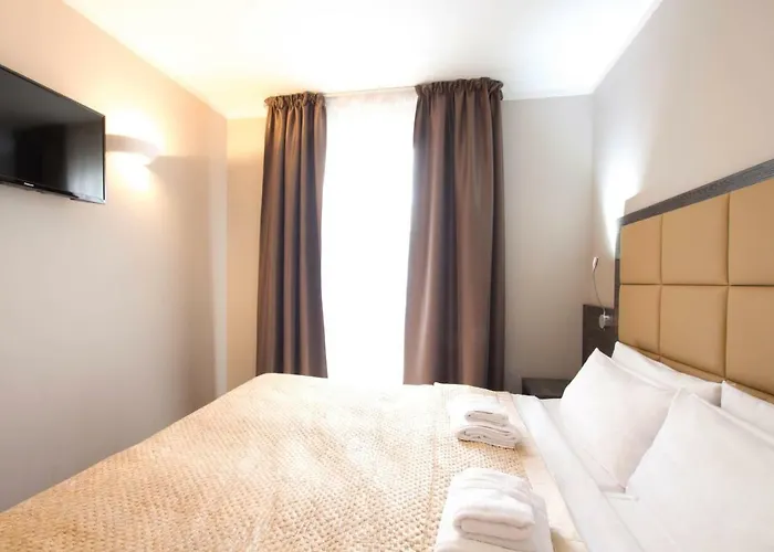 Delta Am Potsdamer Platz 3*