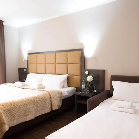 Delta Am Potsdamer Platz 3* ברלין