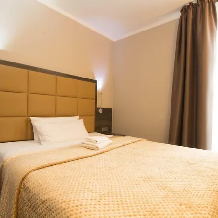 Delta Am Potsdamer Platz 3*